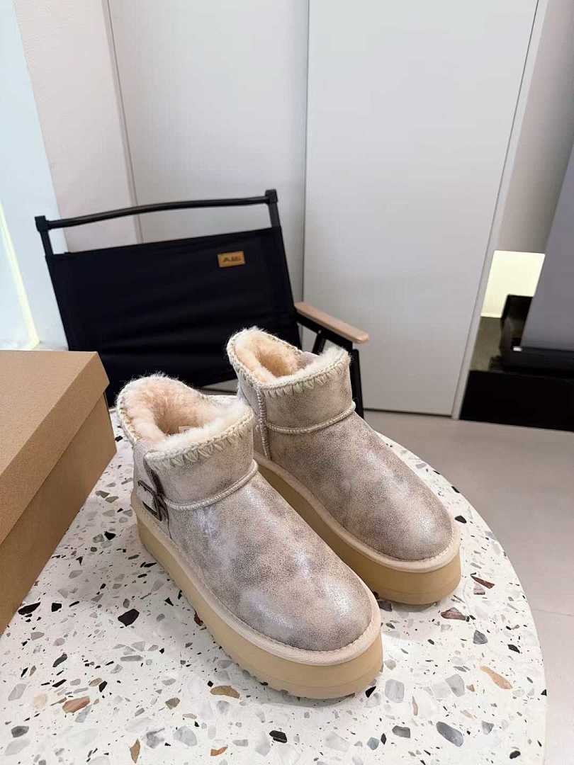 UGG Mini Swifty Buckle Platform · YG22 — תמונה 10