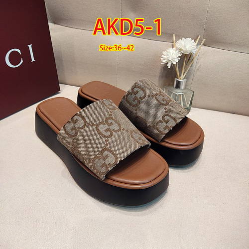 Gucci North Platform Slide Sandal · AKD5