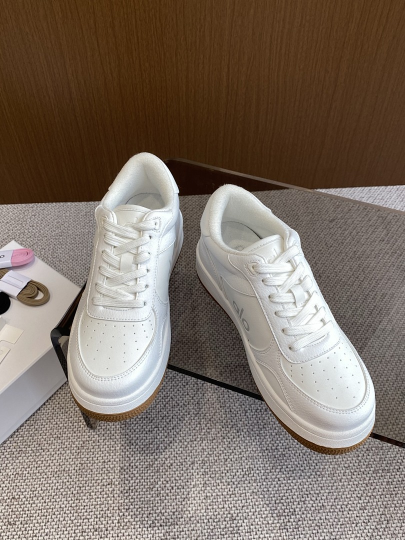 Alo Yoga Recovery Mode Sneaker · QWY — תמונה 16