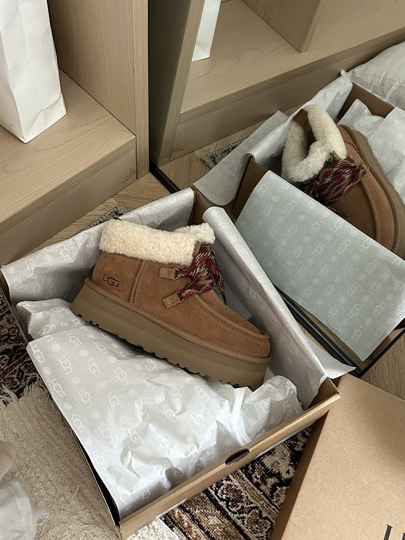 UGG — מגפיים · Y78G — תמונה 5