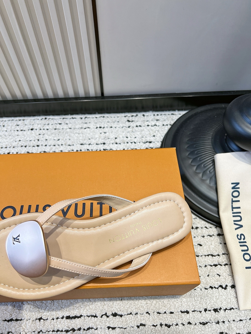 Louis Vuitton Sunkiss Flat Sandal · R6L9 — תמונה 10