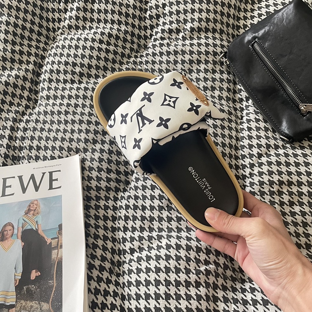 Louis Vuitton Pool Pillow Flat Comfort Mule · W6E7 — תמונה 5