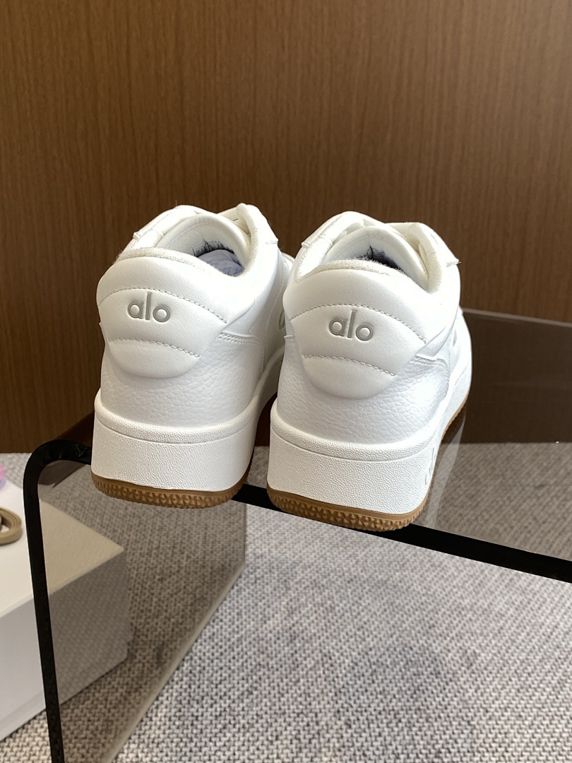 Alo Yoga Recovery Mode Sneaker · QWY — תמונה 17