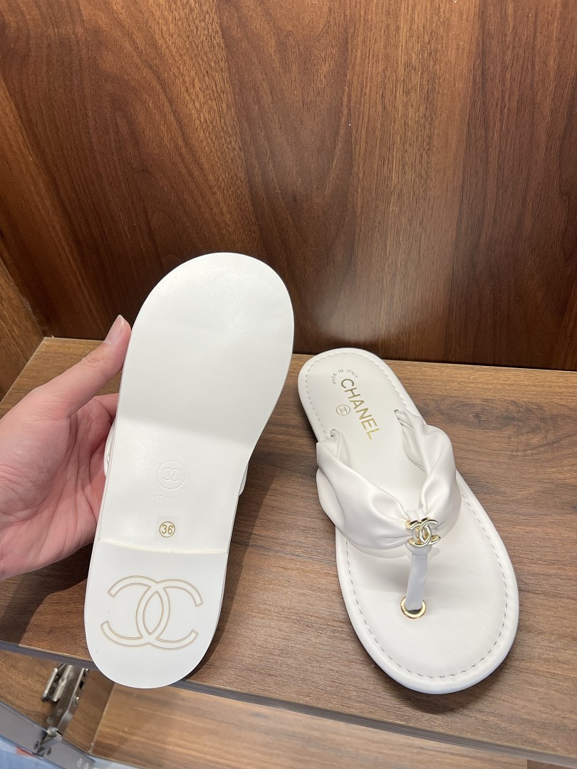 Chanel Quilted Thong Sandals · DS36 — תמונה 7