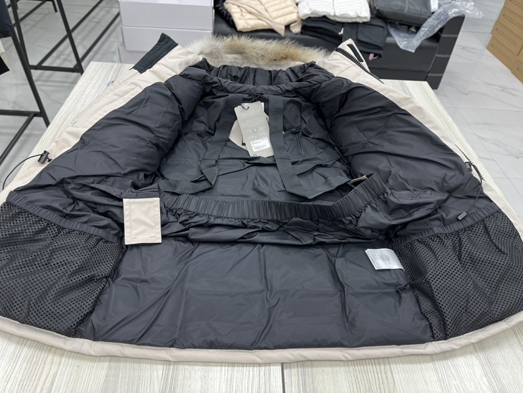 Canada Goose Expedition Parka · Y3AE — תמונה 11