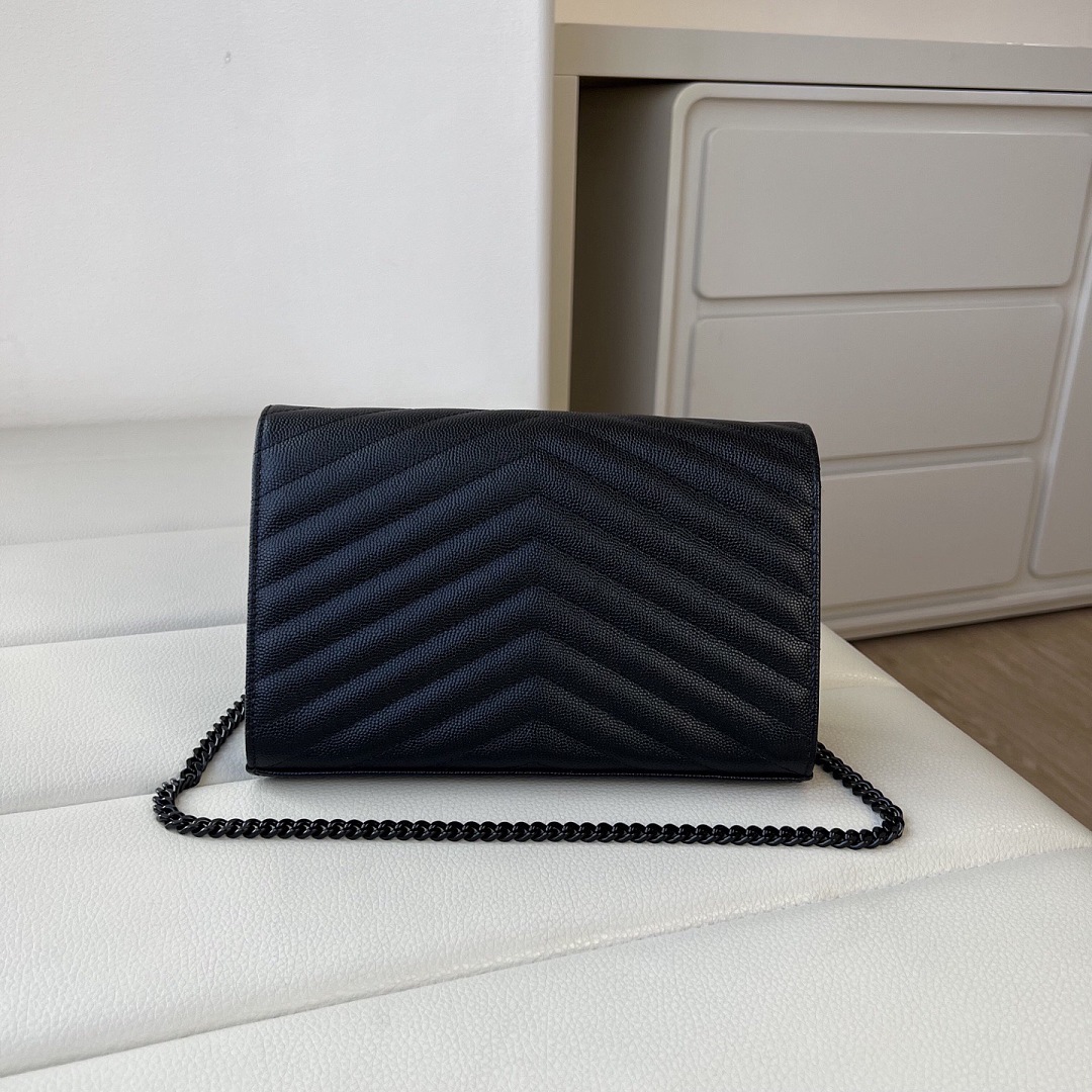 Saint Laurent Cassandre Matelassé Envelope Chain Wallet · YSB — תמונה 4