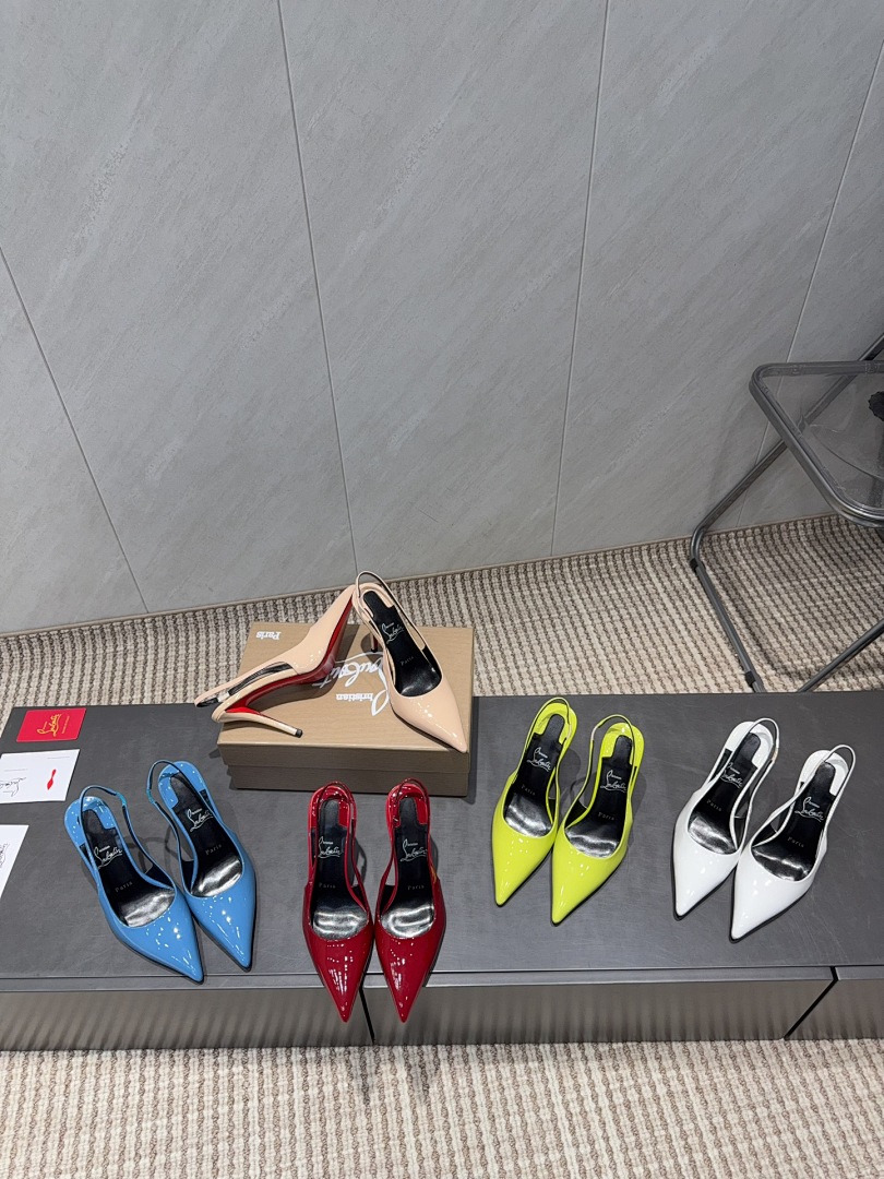 Christian Louboutin Hot Chick Sling · JJR4