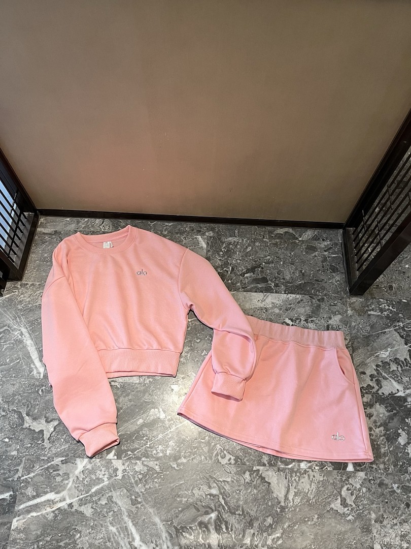 Alo Yoga Accolade Crewneck · LET8 — תמונה 21