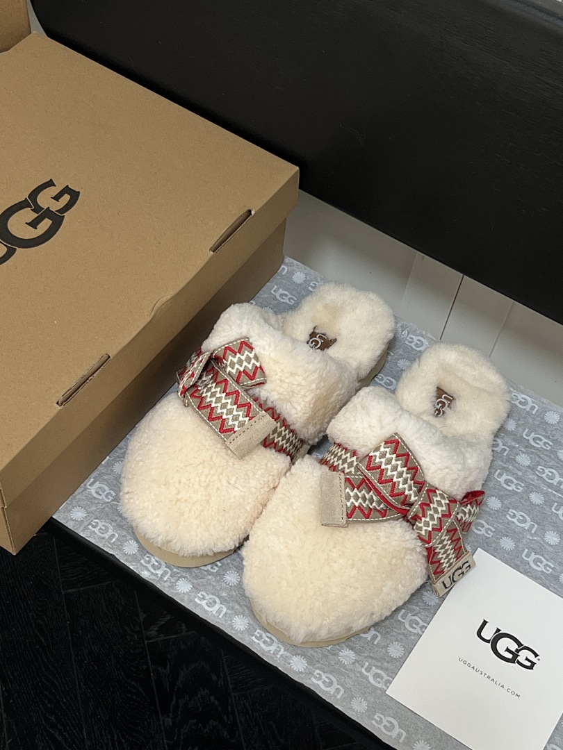 UGG — סנדלים וכפכפים · M60G — תמונה 10
