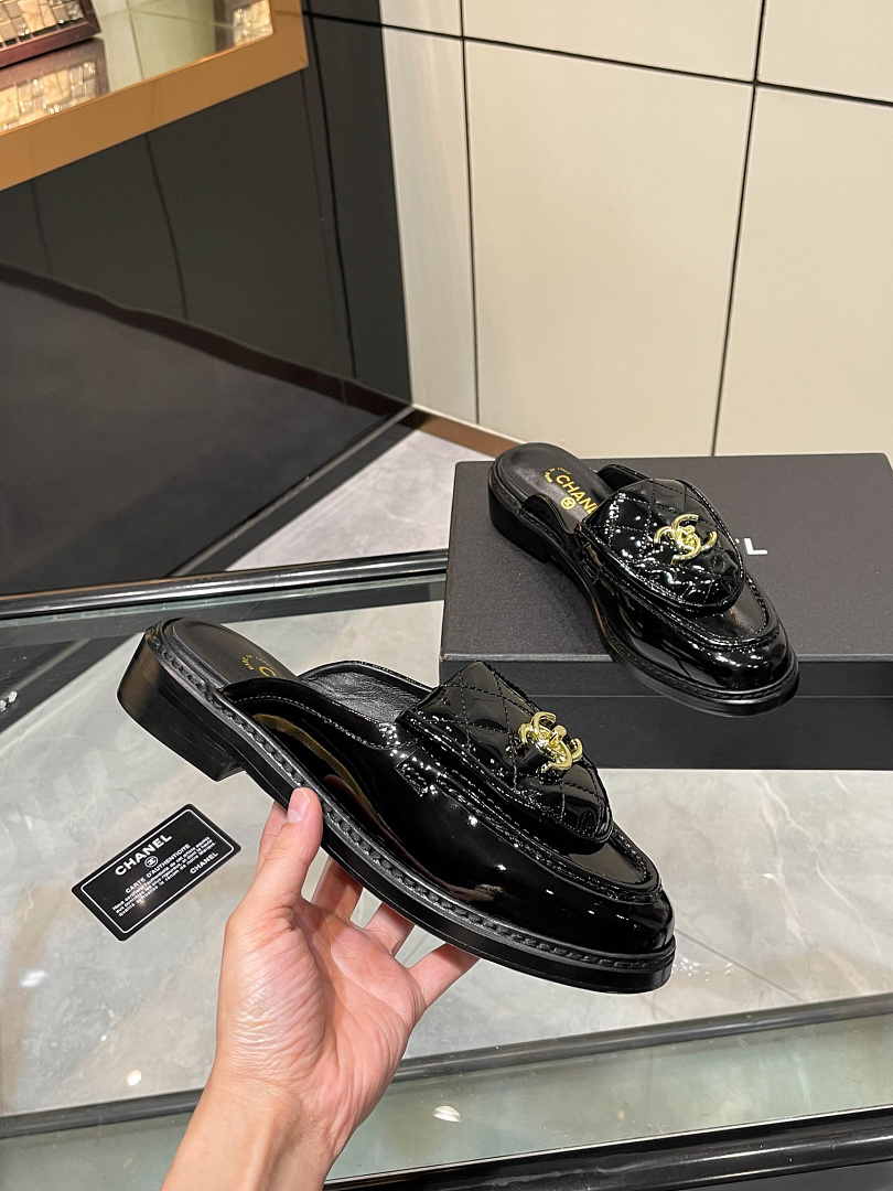Chanel Turnlock Mules · X25U — תמונה 18