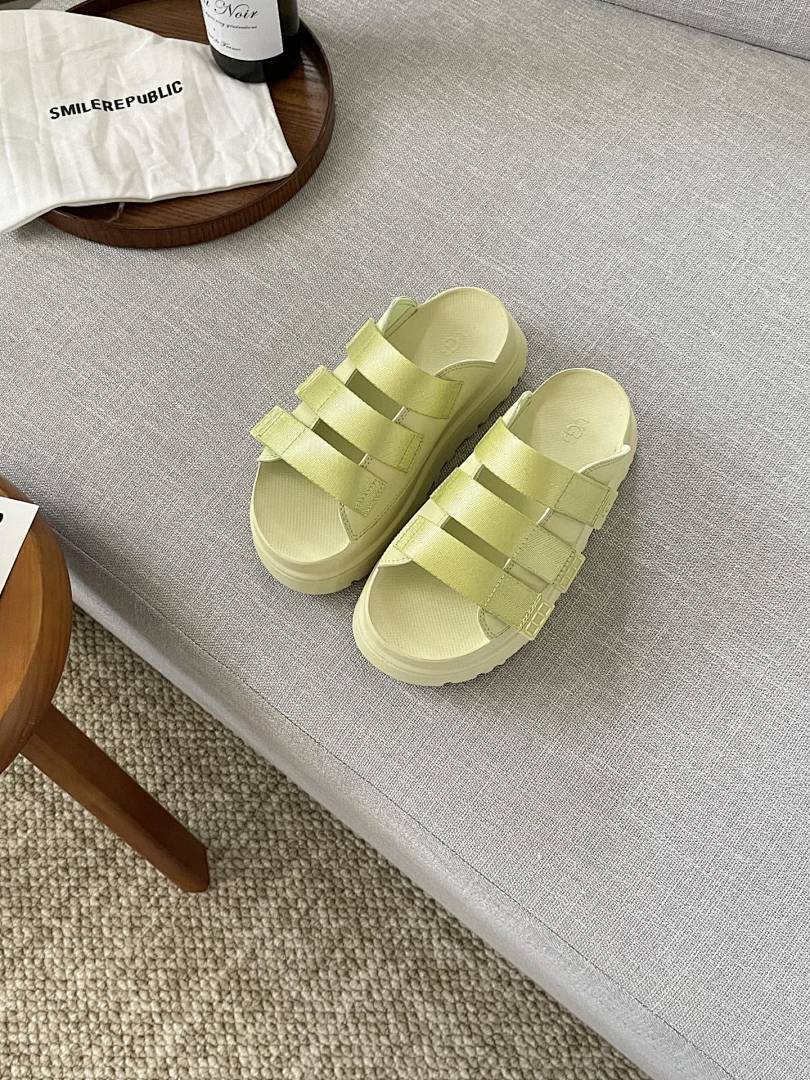 UGG GoldenGlow Slide · 3QK1 — תמונה 4