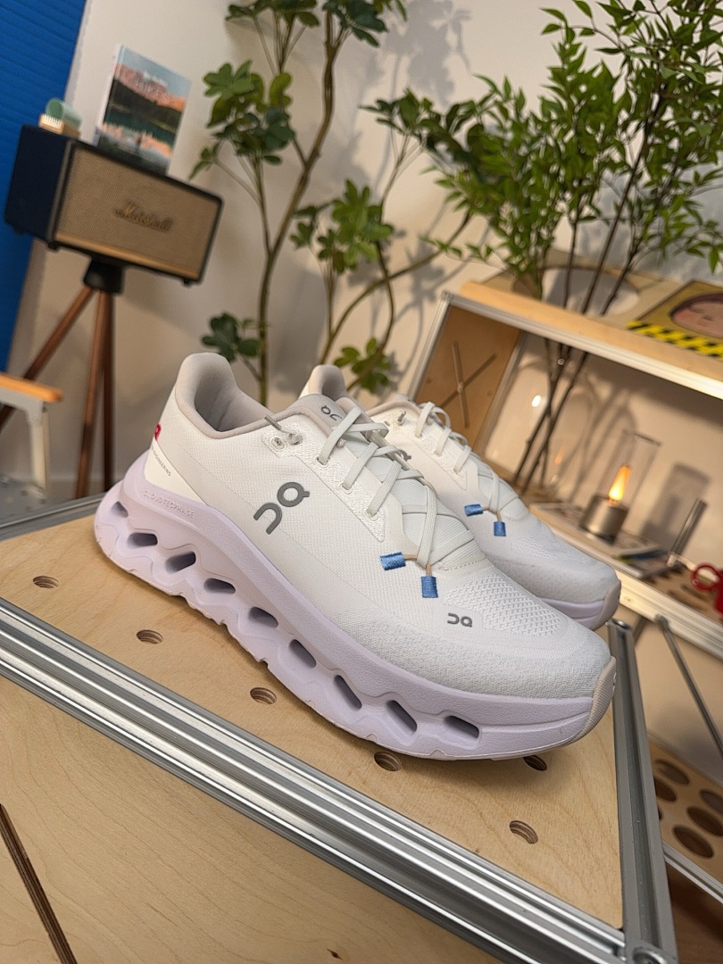 On Cloudtilt · Y181C — תמונה 7