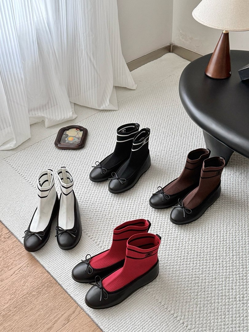 Chanel Sock Sneakers · L643 — תמונה 2