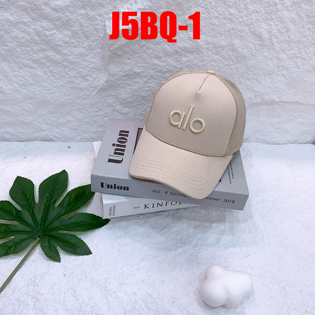 Alo Yoga District Trucker Hat · J5BQ