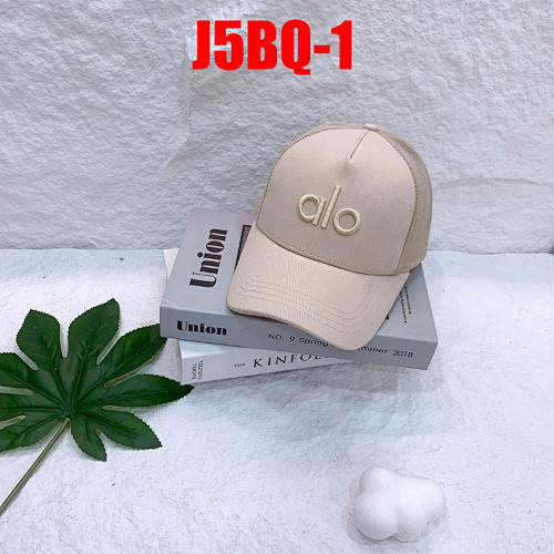 Alo Yoga District Trucker Hat · J5BQ