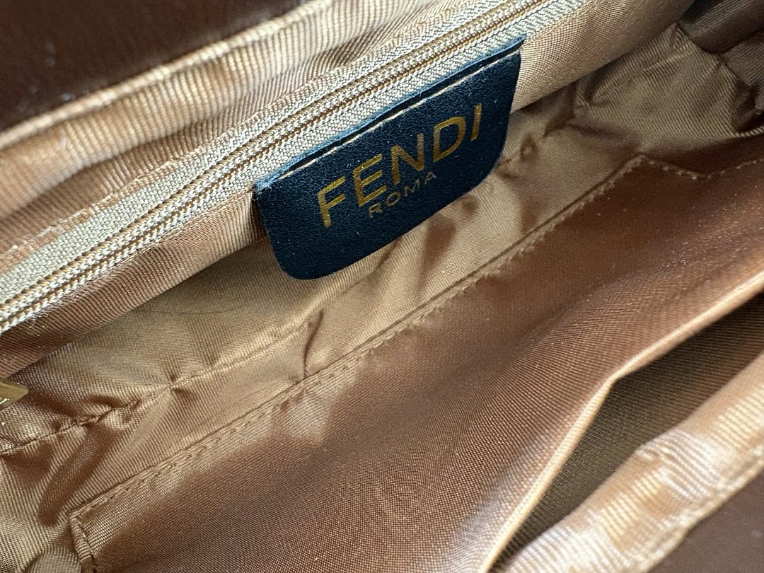 Fendi Baguette · D12X — תמונה 3