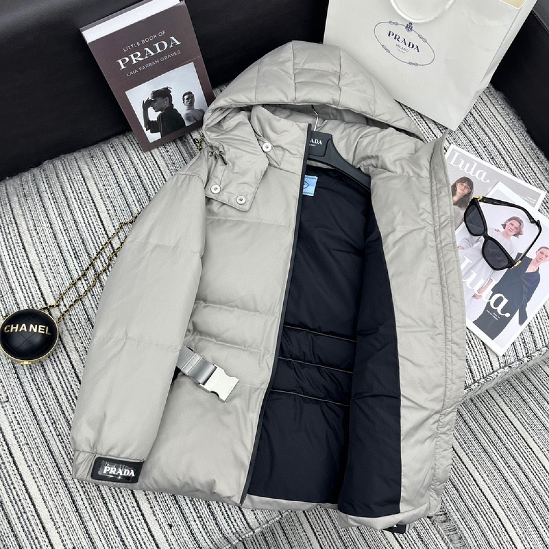 Prada Re-Nylon Down Jacket · LC21 — תמונה 3