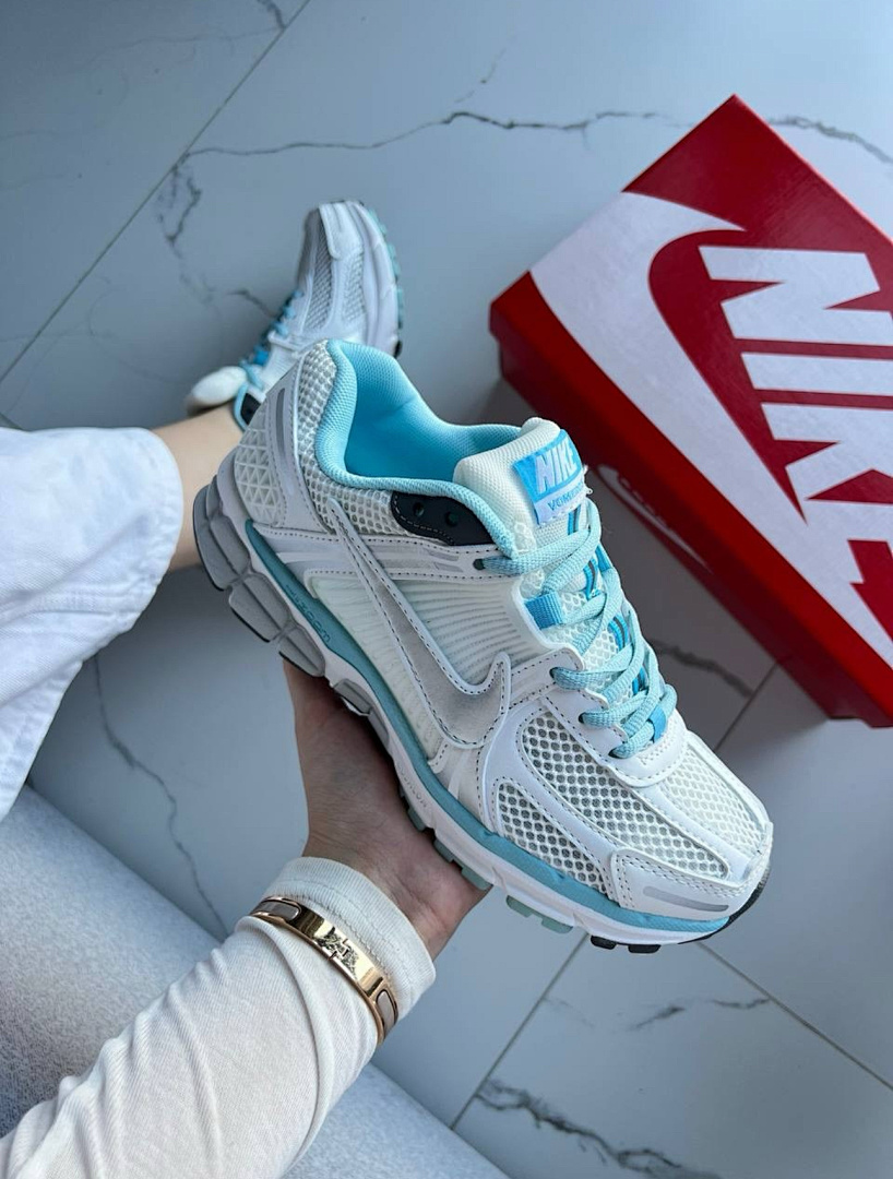 Nike Zoom Vomero 5 · YK23