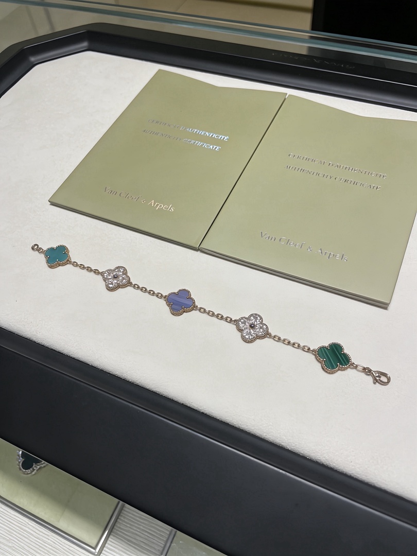 Van Cleef & Arpels Vintage Alhambra · V1C — תמונה 3