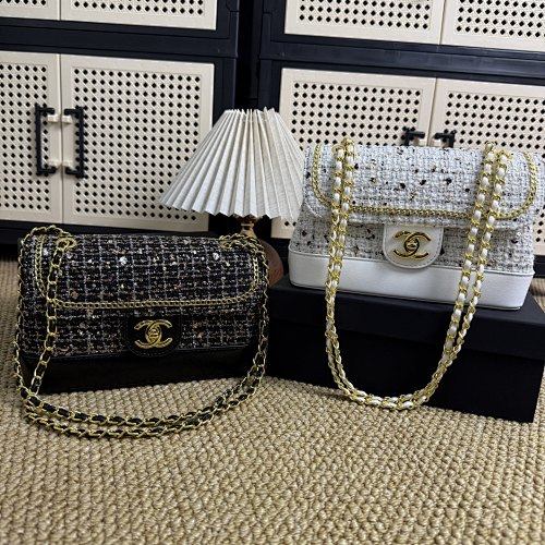 Chanel Tweed Sequin Flap · PTF5