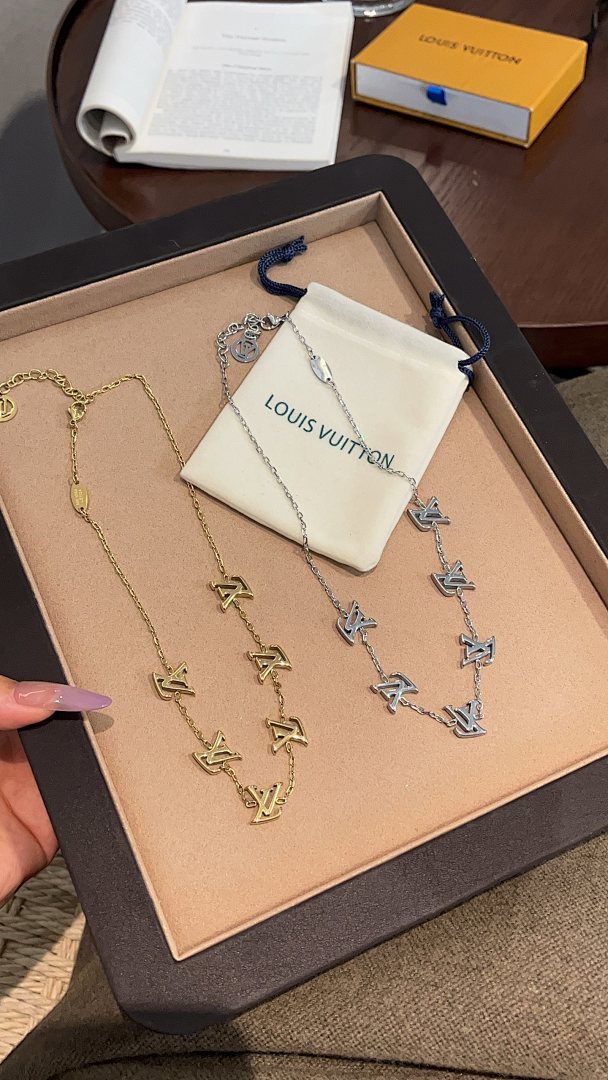 Louis Vuitton LV Iconic Necklace · KSD6 — תמונה 9
