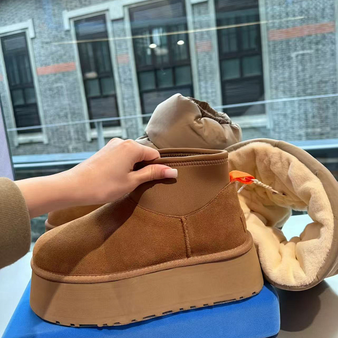 UGG — מגפיים · M75G — תמונה 4