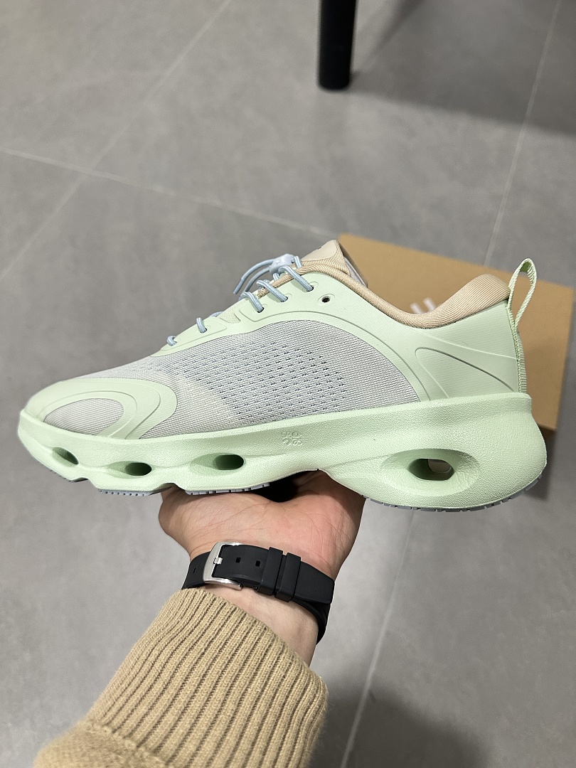 On Running x LOEWE Cloudsolo · NY353 — תמונה 7