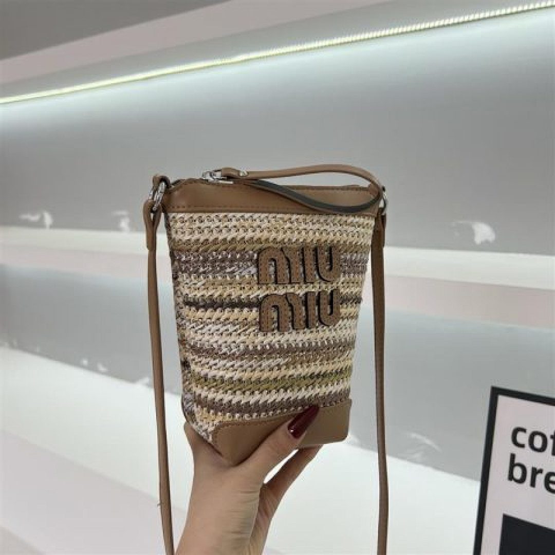 Miu Miu Ivy Bucket Bag · PH195