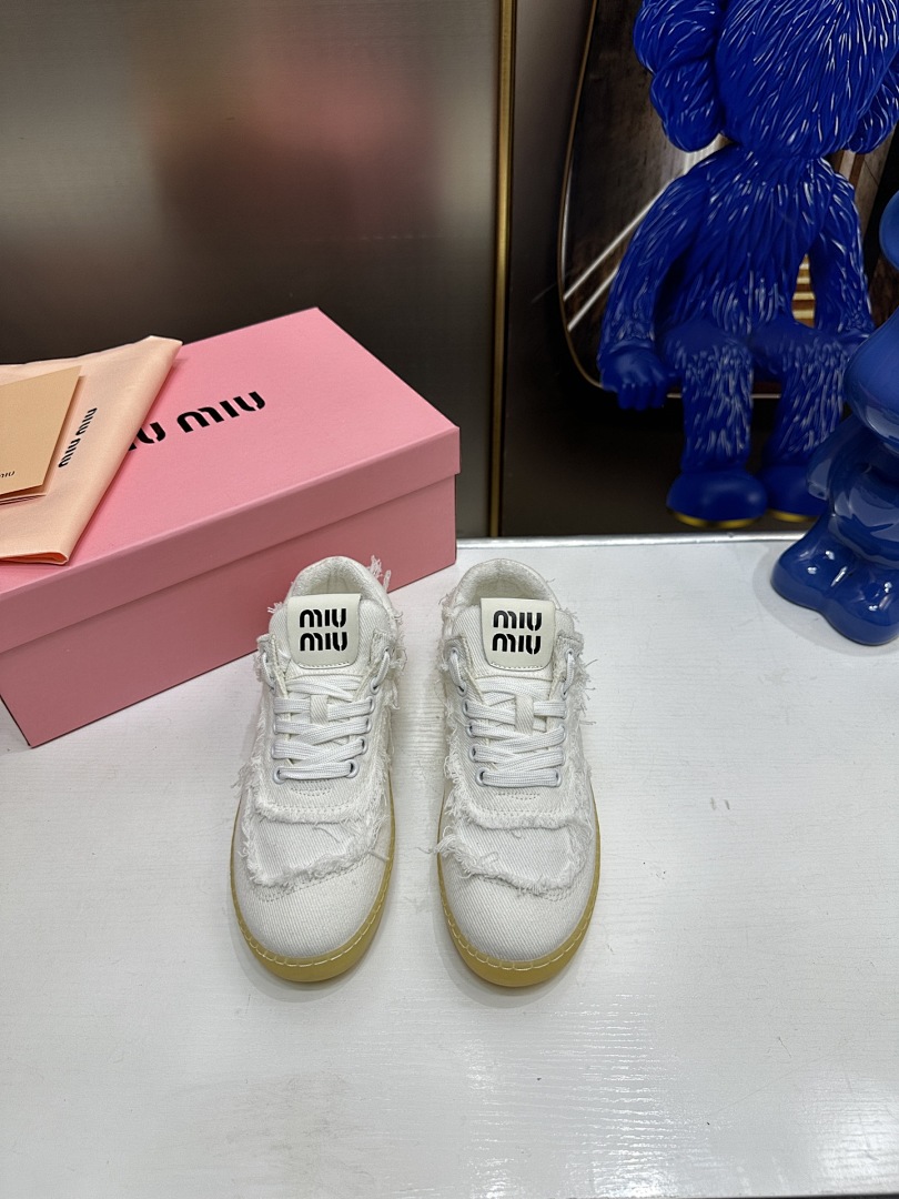 Miu Miu Canvas Sneakers · G65M — תמונה 15