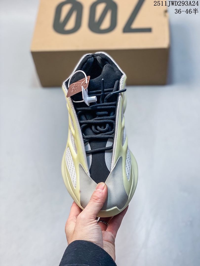 Adidas Yeezy 700 V3 Kyanite · Y700 — תמונה 8