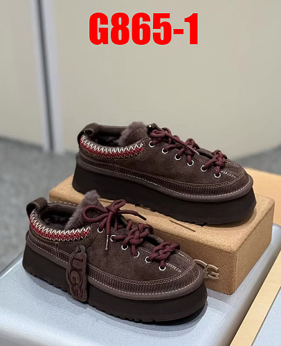 UGG Heritage Lace-Up Slipper · G865