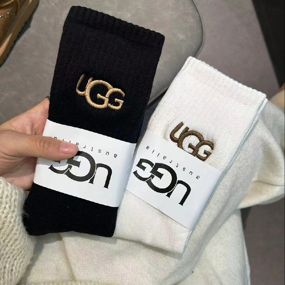UGG — גרביים · Y2E2