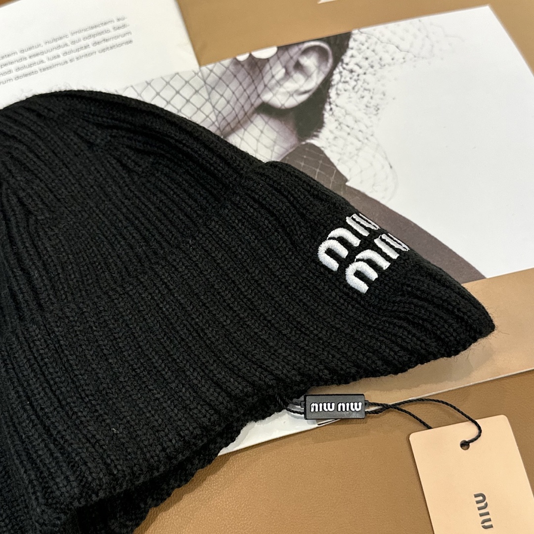 Miu Miu Wool And Cashmere Beanie · JSU8 — תמונה 11
