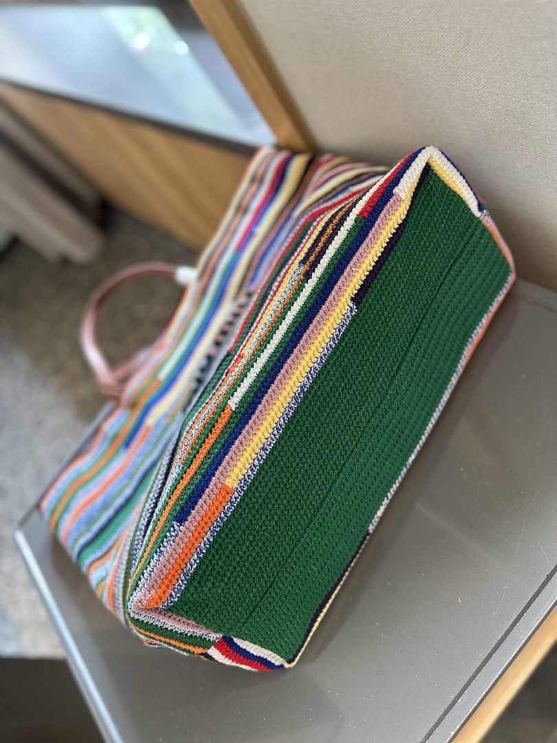 Miu Miu Crochet Stripe Vertical Tote · Y167M — תמונה 3