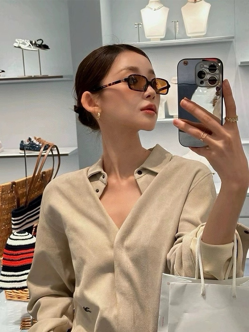 Miu Miu Regard · 52M — תמונה 4