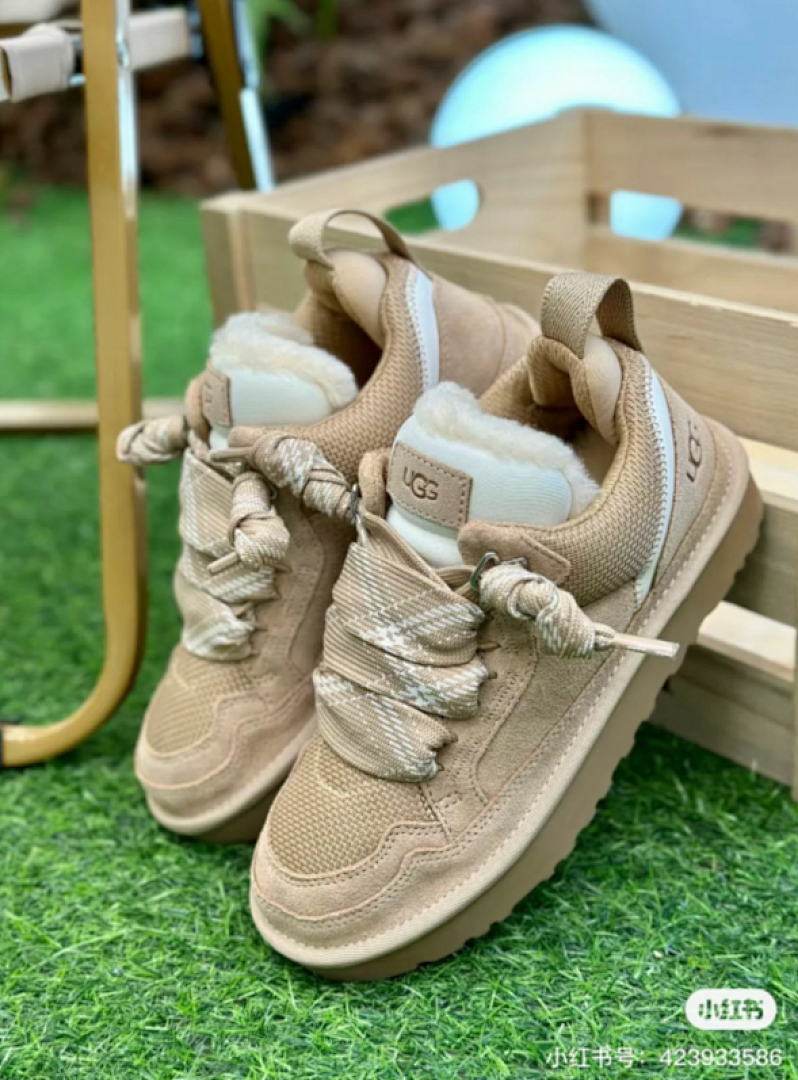 UGG — מגפיים · M8L6 — תמונה 3
