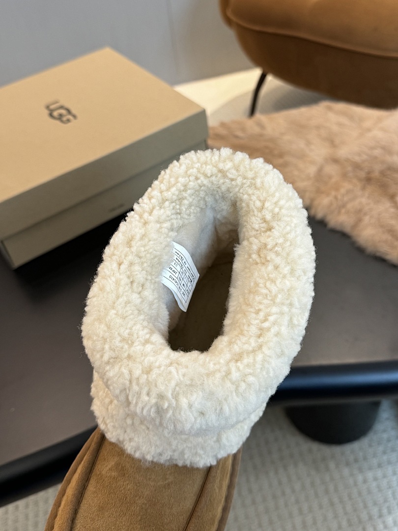 UGG Ultra Mini Fluff Boot · Y15G — תמונה 6