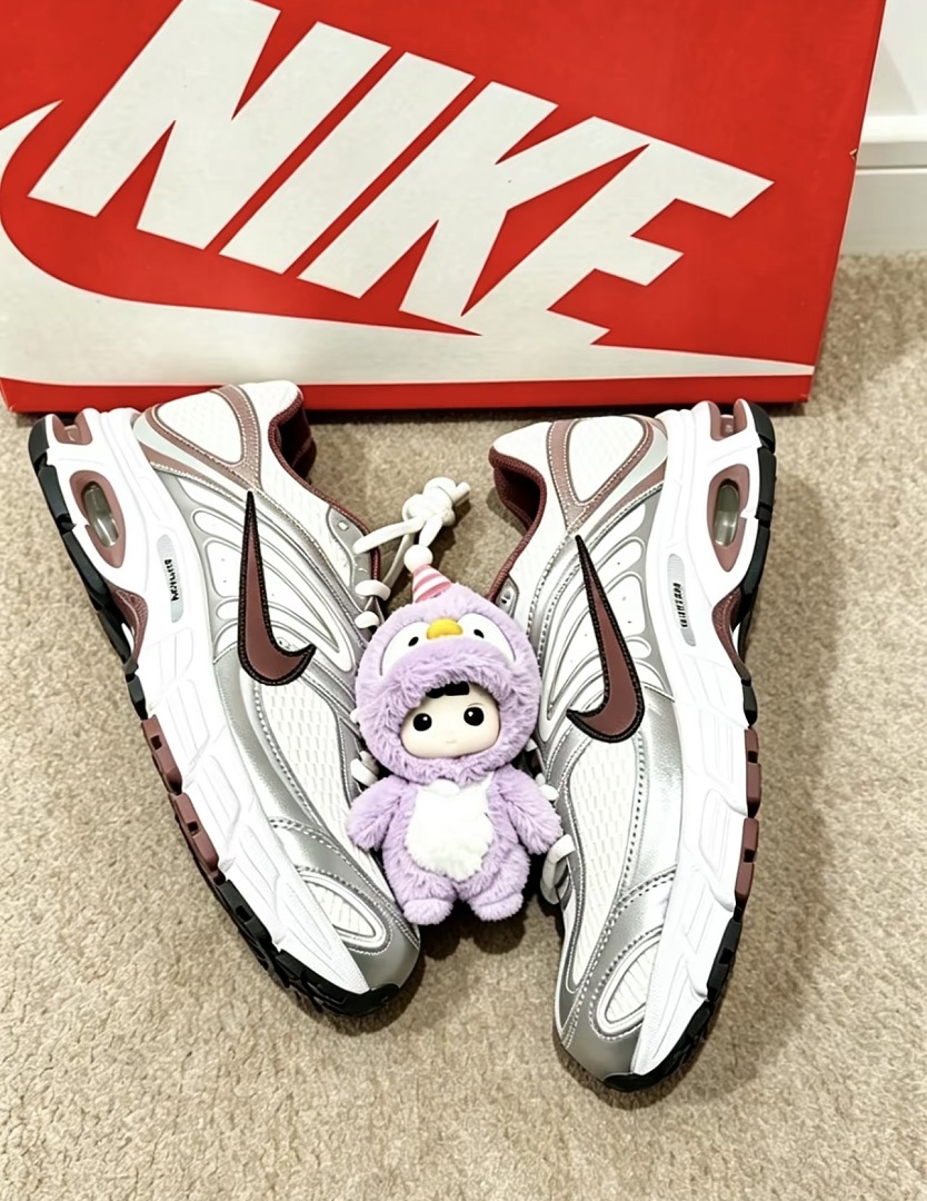 Nike Air Max Moto 2K · 9TBE — תמונה 3