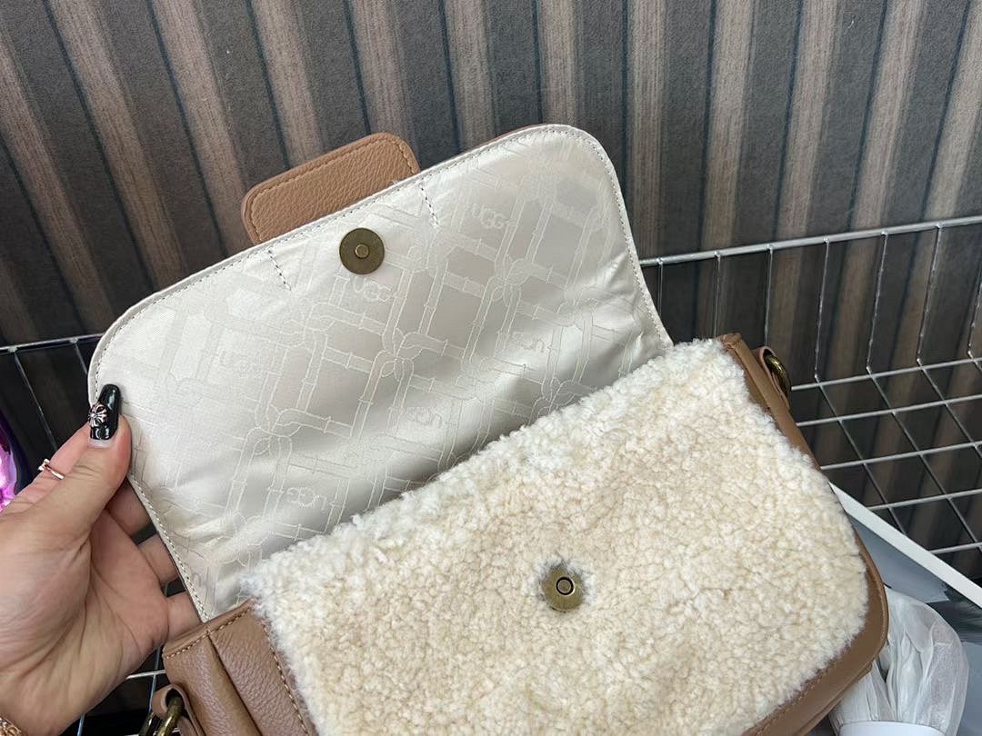 UGG — תיק כתף · Y922U — תמונה 8