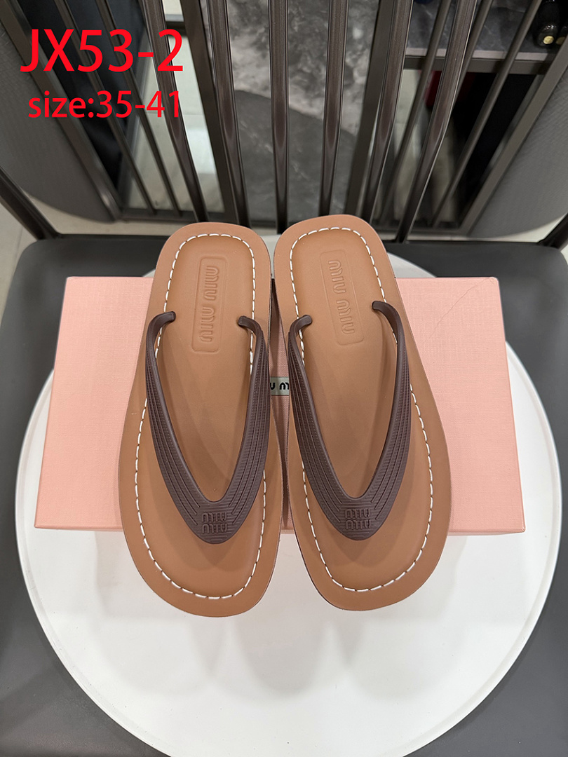 Miu Miu Logo Flat Thong Sandals · JX53 — תמונה 4