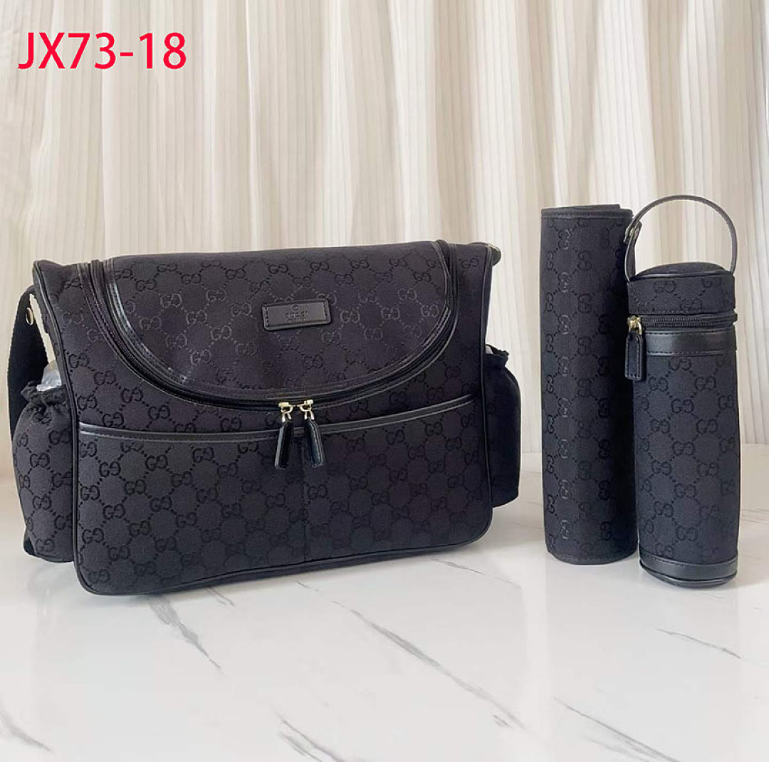 Gucci GG Supreme Diaper Bag · JX73 — תמונה 13