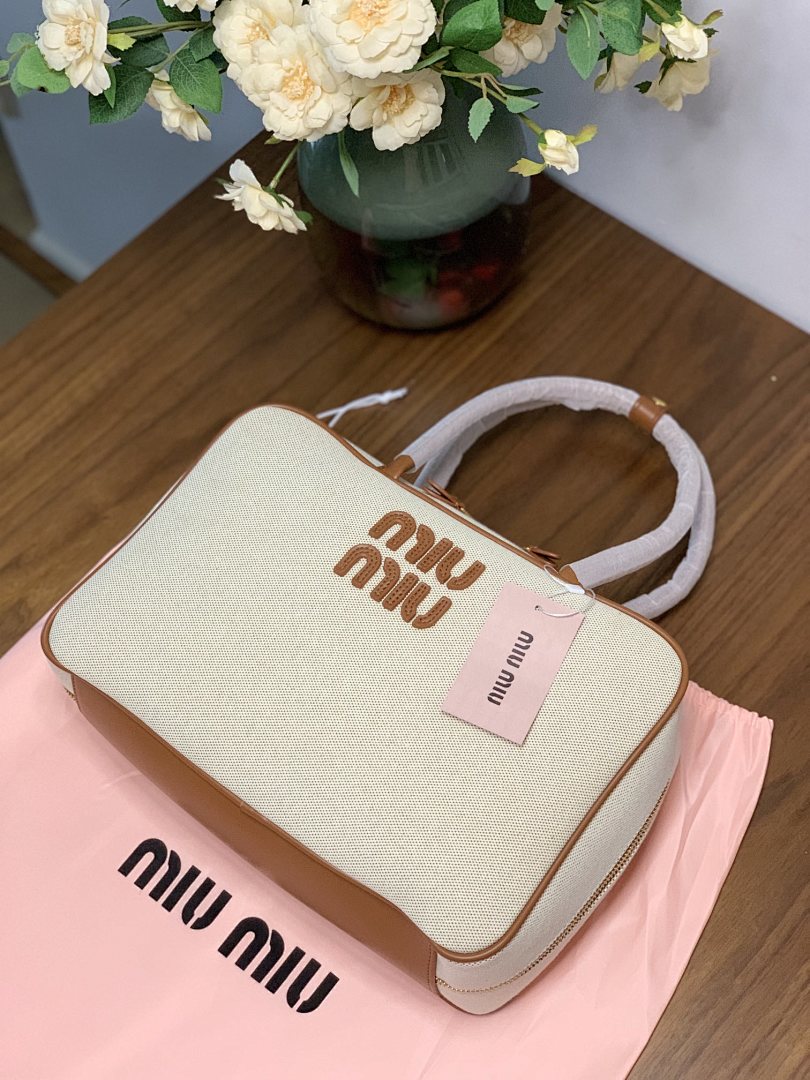Miu Miu Beau · Y61M — תמונה 6