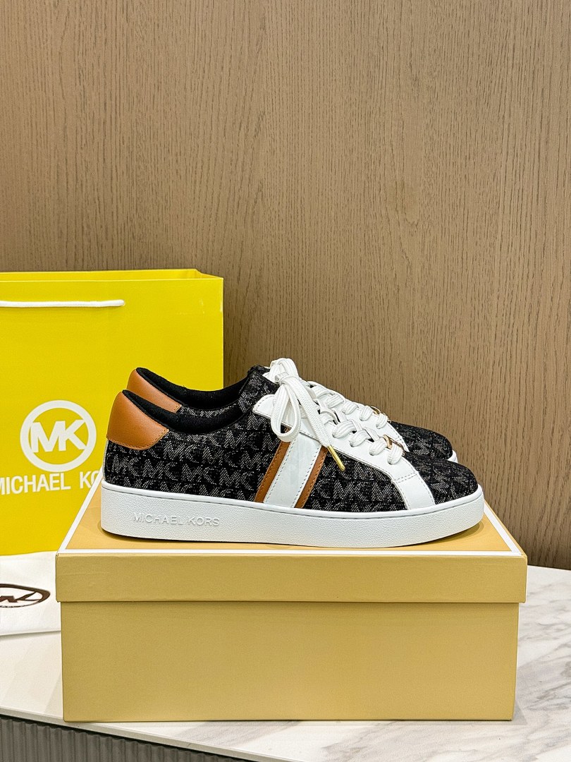 Michael Kors Keaton · WUS5 — תמונה 3