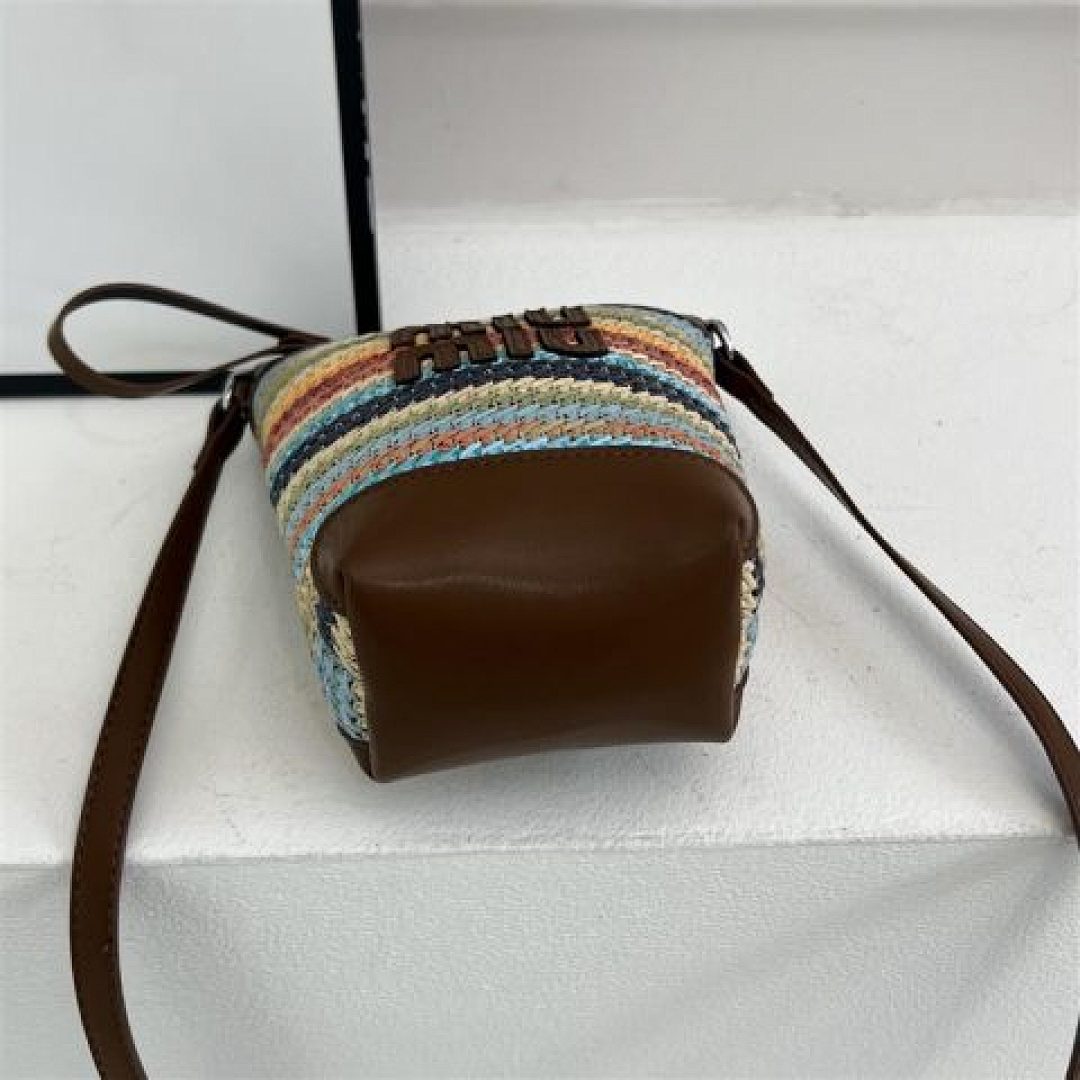 Miu Miu Ivy Bucket Bag · PH195 — תמונה 8