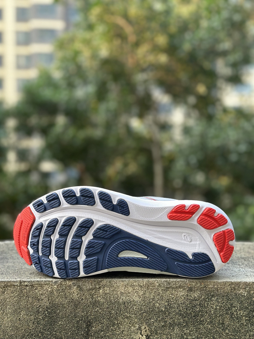 ASICS GEL-KAYANO 31 · J01X — תמונה 3