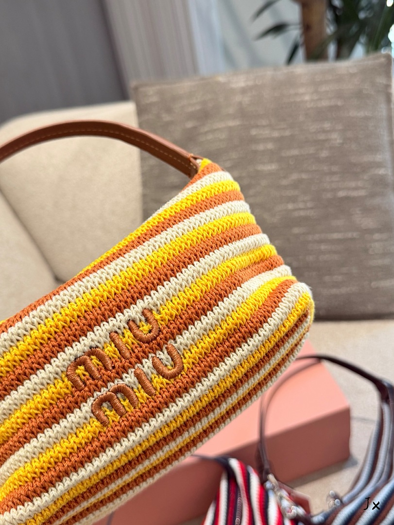 Miu Miu Spirit Crochet Pouch · S2J7 — תמונה 7