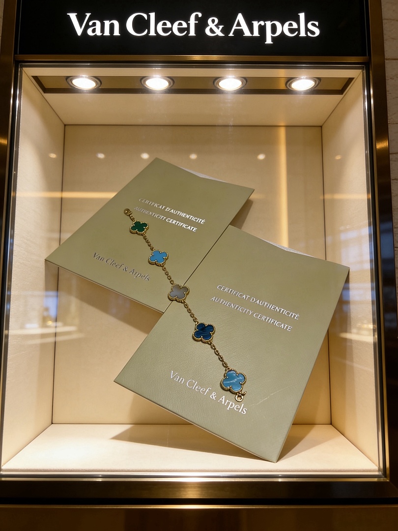 Van Cleef & Arpels Vintage Alhambra · V1C — תמונה 9