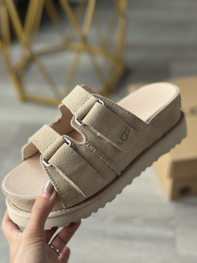 UGG Goldenstar Hi Slide · C59G