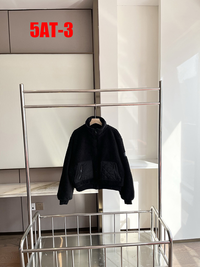 Alo Yoga Sherpa Edge Bomber · 5AT — תמונה 10