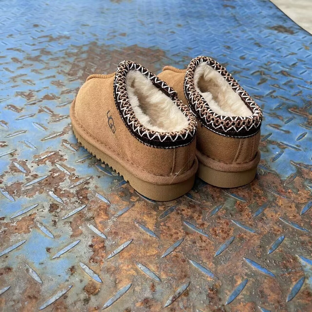 UGG Tazz · Y06K — תמונה 2